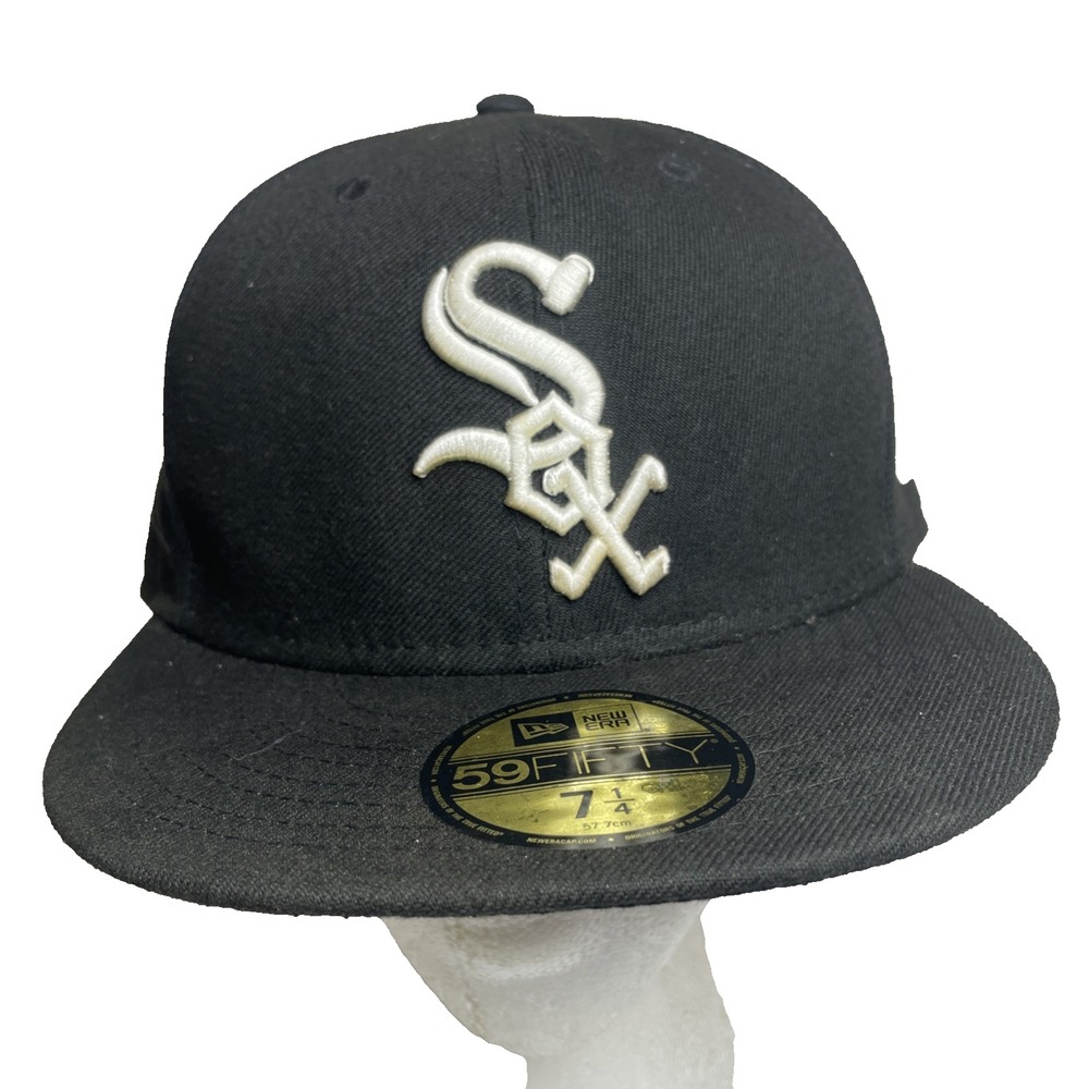 New Era 59FIFTY Chicago White Sox Fitted Hat Black White Size 7 1/4 MLB Cap